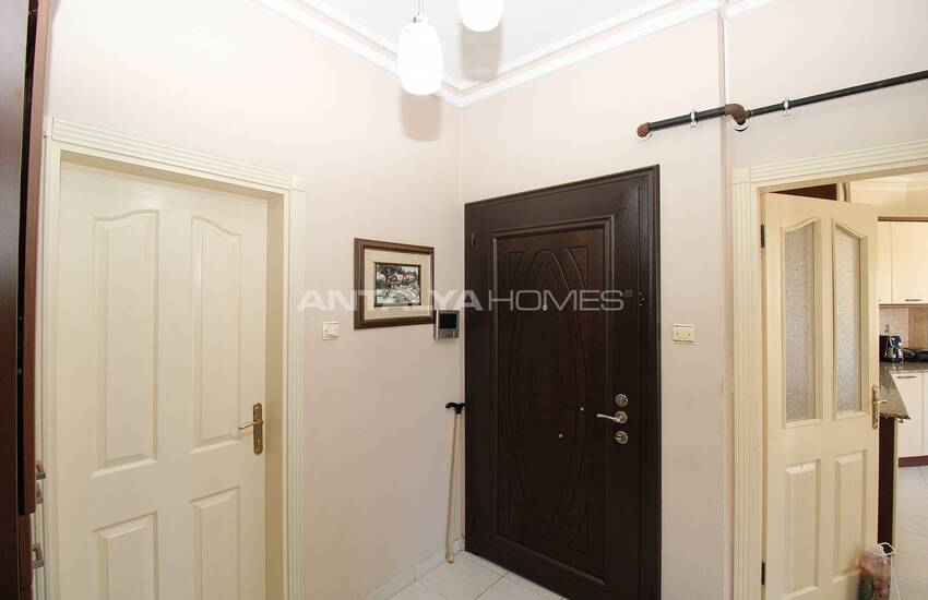 Wide and Spacious Apartment in Complex in Antalya Muratpasa 45