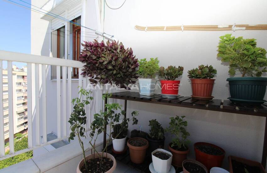 Wide and Spacious Apartment in Complex in Antalya Muratpasa 46