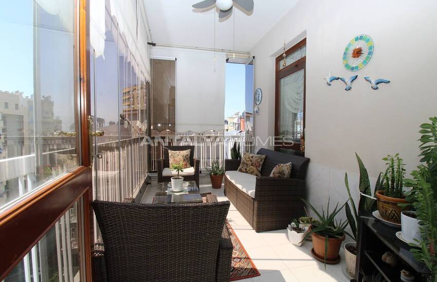 Wide and Spacious Apartment in Complex in Antalya Muratpasa 27