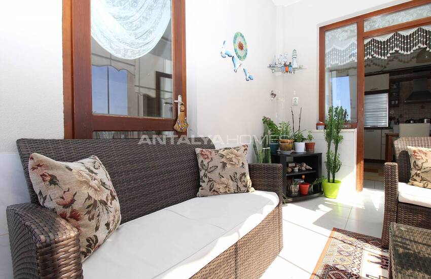 Wide and Spacious Apartment in Complex in Antalya Muratpasa 28