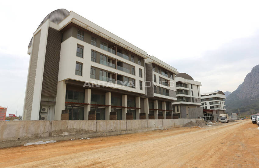 Apartments in a Complex with Parking Lot in Konyaalti Antalya 7