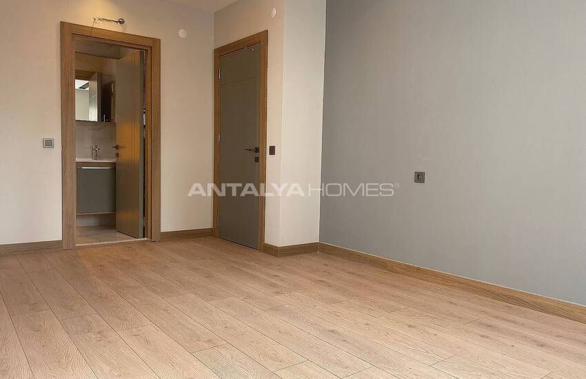 3 Bedroom Flat with Gas Combi in Muratpasa Kizilarik 14