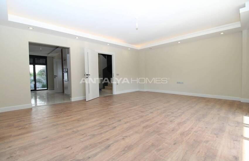 Turnkey Triplex Villas with Private Pool in Antalya Guzeloba 12