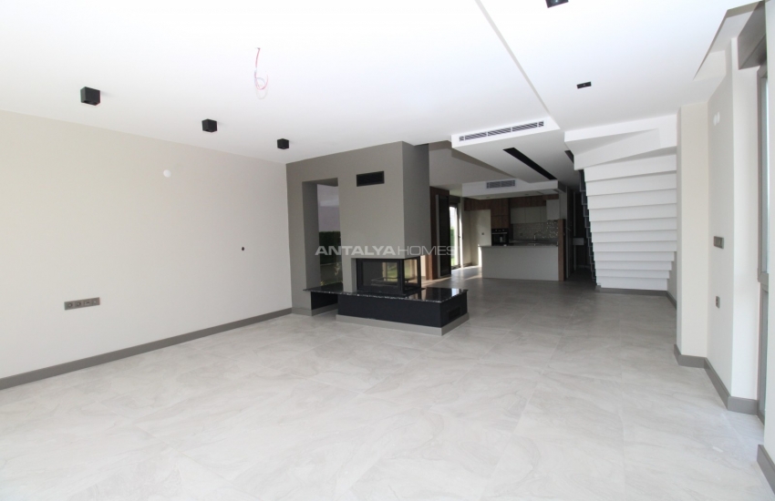 Antalya Kemerağzı'nda Deniz Manzaralı Müstakil Villa 9