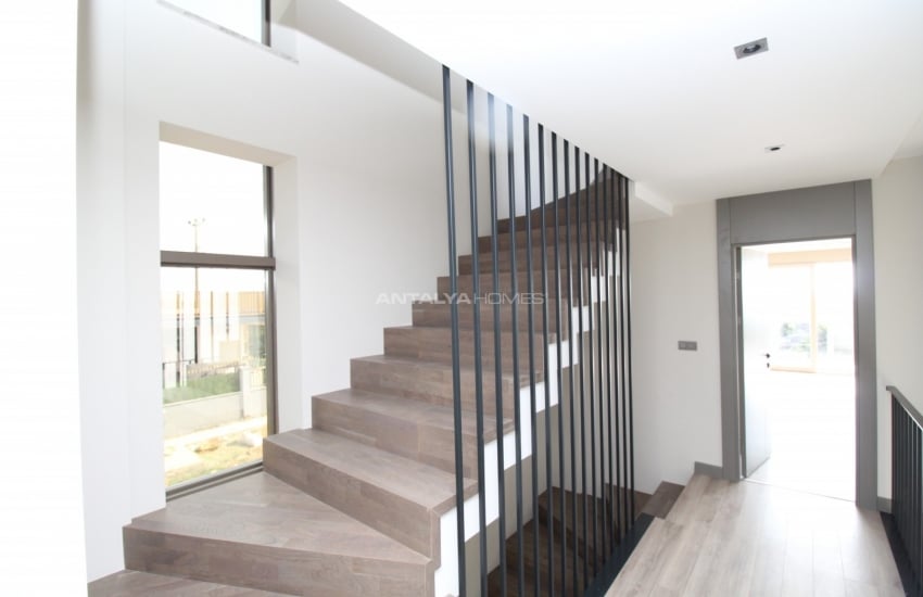 Antalya Kemerağzı'nda Deniz Manzaralı Müstakil Villa 31