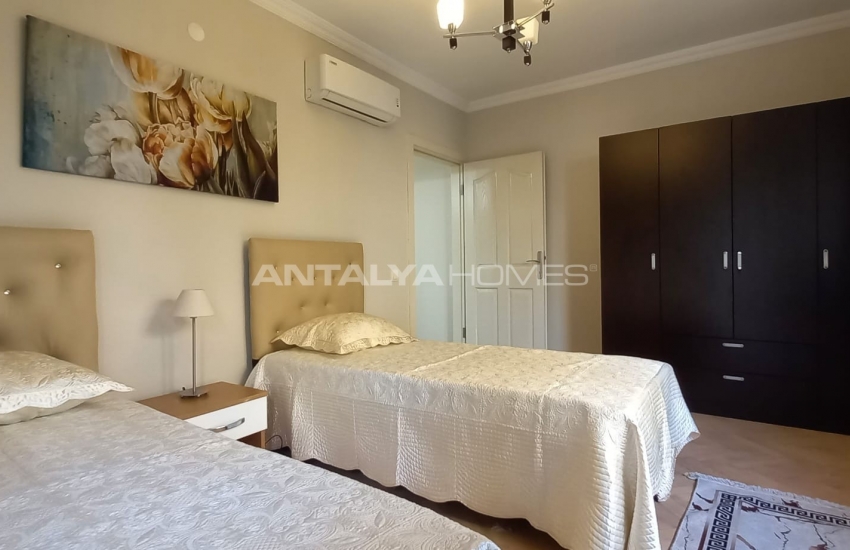 Turnkey Flat Within Walking Distance of Sea in Muratpasa 17