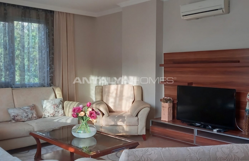 Turnkey Flat Within Walking Distance of Sea in Muratpasa 9