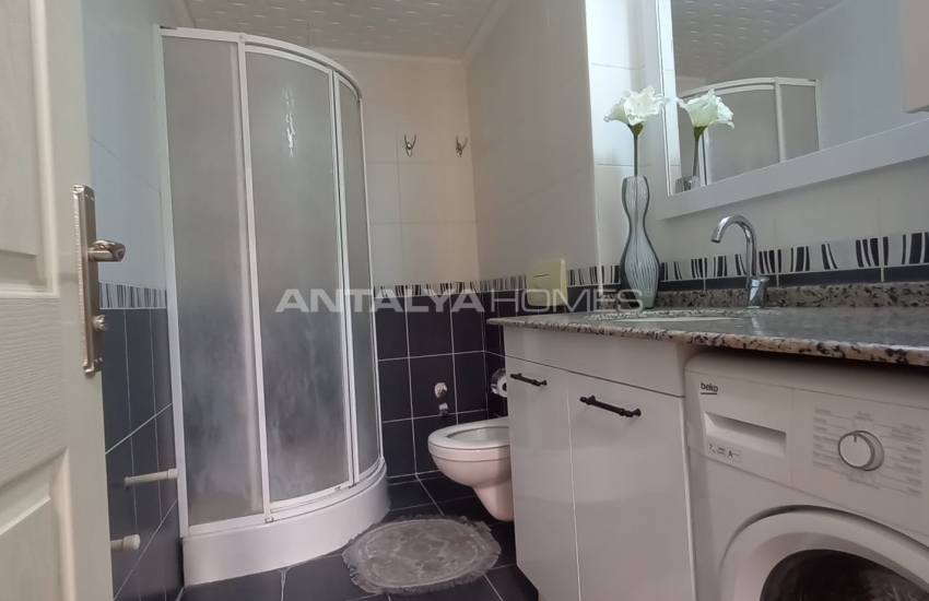 Turnkey Flat Within Walking Distance of Sea in Muratpasa 10