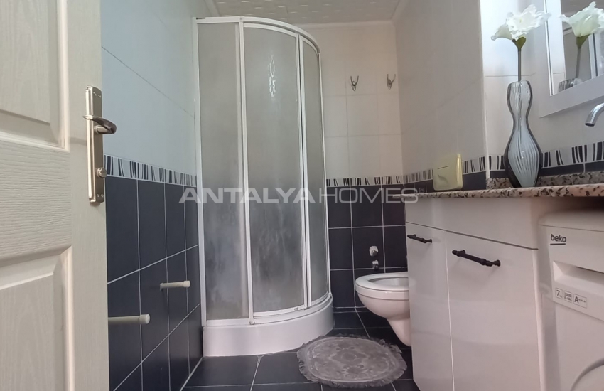 Turnkey Flat Within Walking Distance of Sea in Muratpasa 12