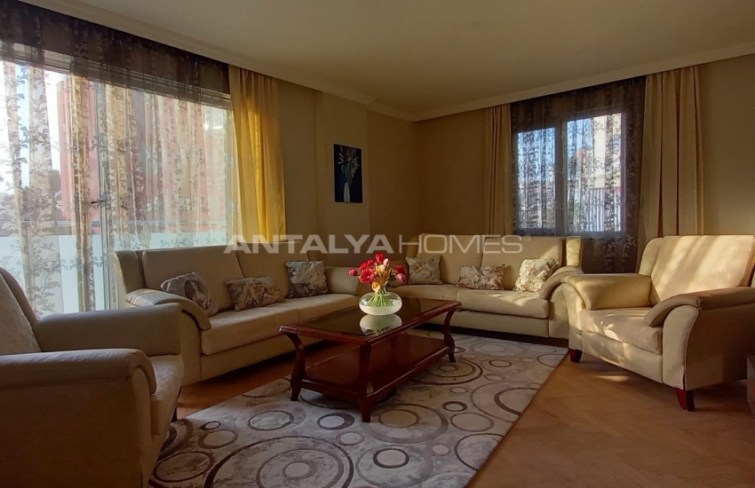 Turnkey Flat Within Walking Distance of Sea in Muratpasa 6