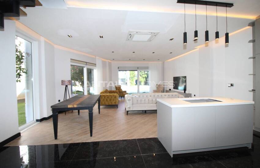Güzeloba'da Oturmaya Hazır Eşyalı Müstakil Villa 5