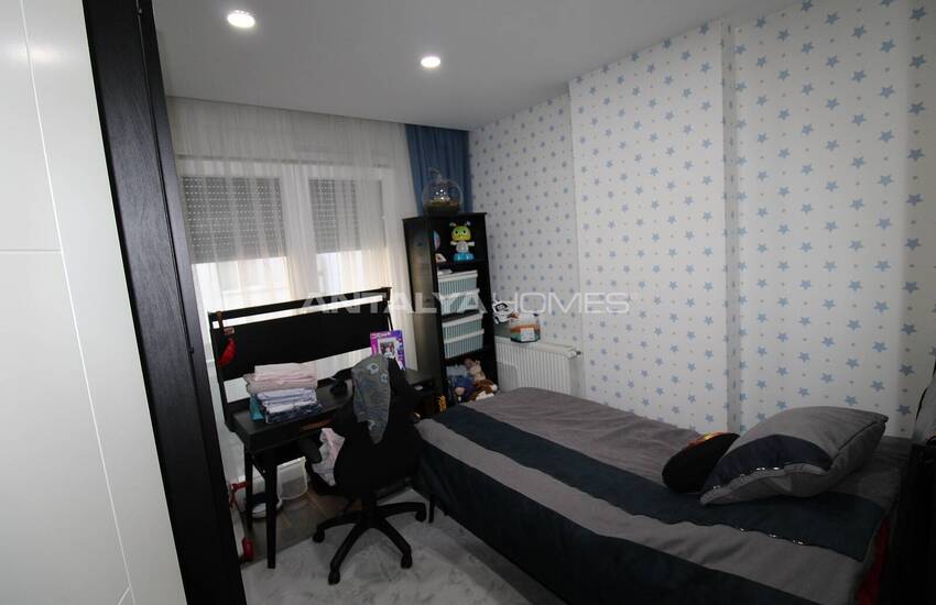 Spacious Apartment with Natural Gas System Near the Sea in Lara 23