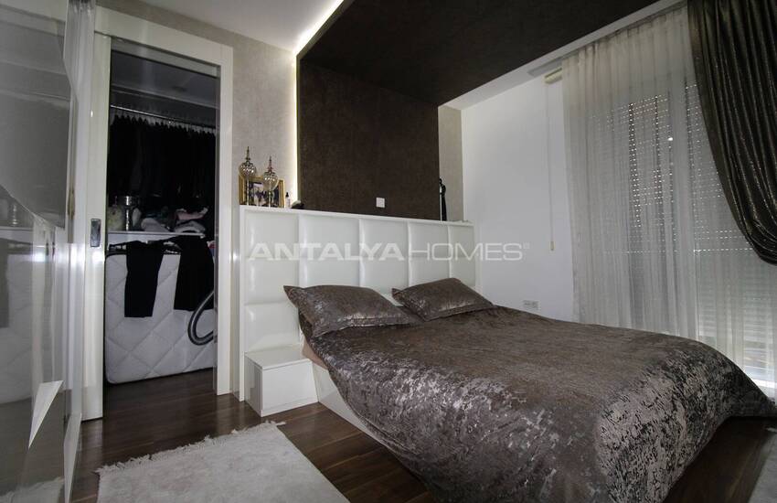 Spacious Apartment with Natural Gas System Near the Sea in Lara 27