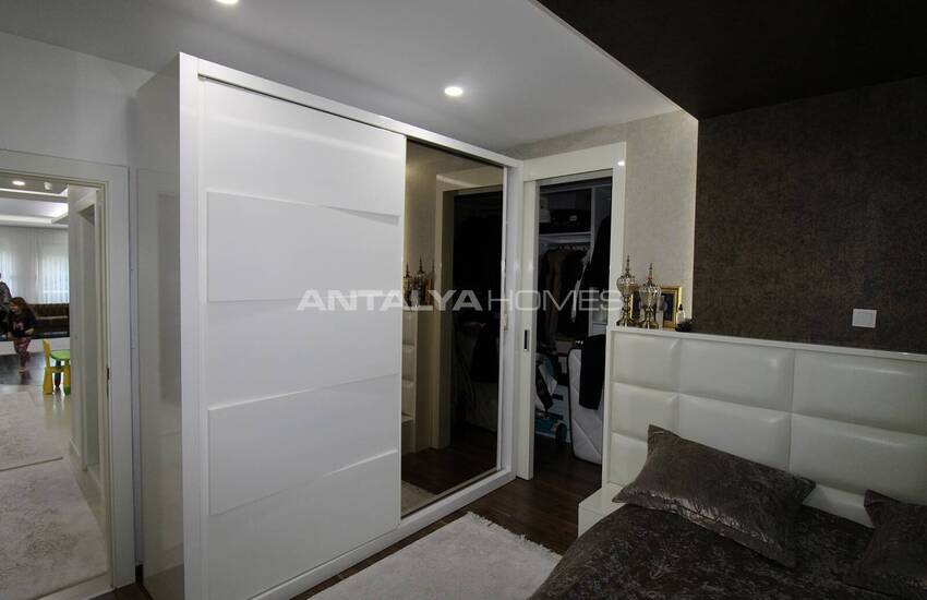 Spacious Apartment with Natural Gas System Near the Sea in Lara 28