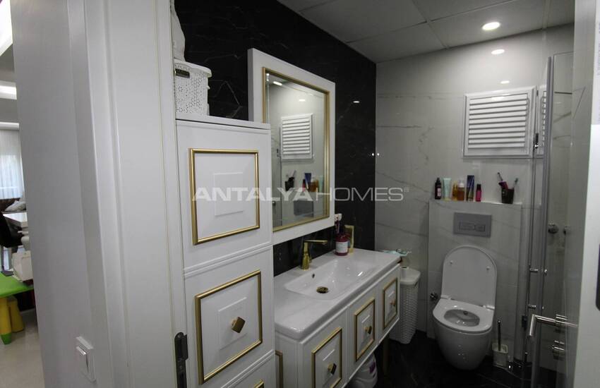 Spacious Apartment with Natural Gas System Near the Sea in Lara 30