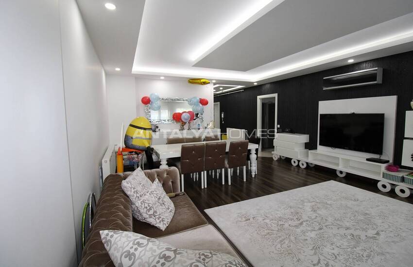 Spacious Apartment with Natural Gas System Near the Sea in Lara 15