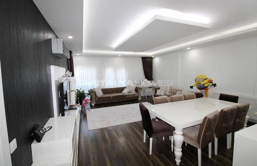 Spacious Apartment with Natural Gas System Near the Sea in Lara 16