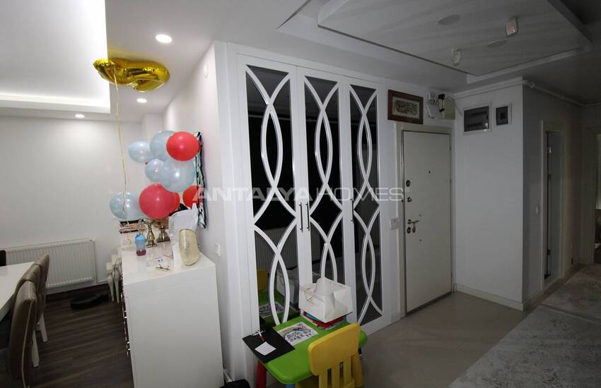 Spacious Apartment with Natural Gas System Near the Sea in Lara 21