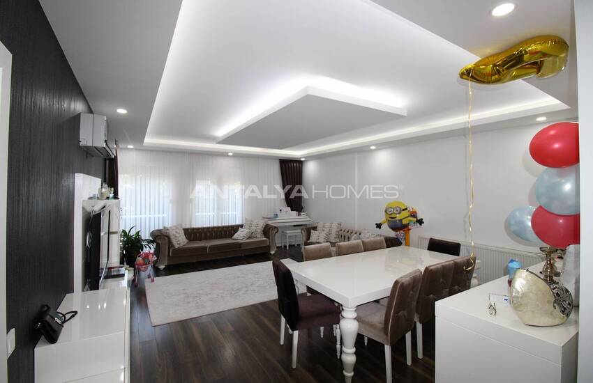 Spacious Apartment with Natural Gas System Near the Sea in Lara 13