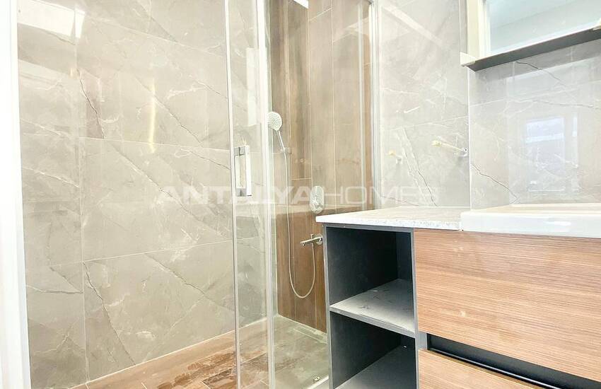 Stylish Flat in a Complex Close to the Sea in Muratpasa 25