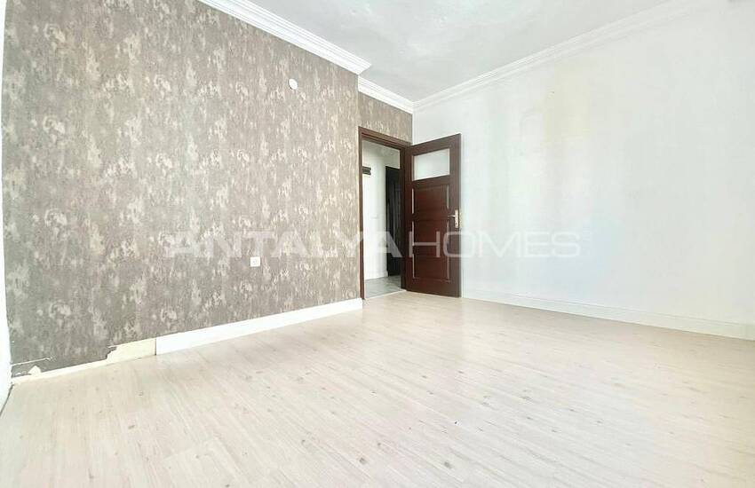 Ready-to-move Spacious Flat in a Building Antalya Kizilarik 16