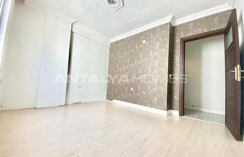 Ready-to-move Spacious Flat in a Building Antalya Kizilarik 17