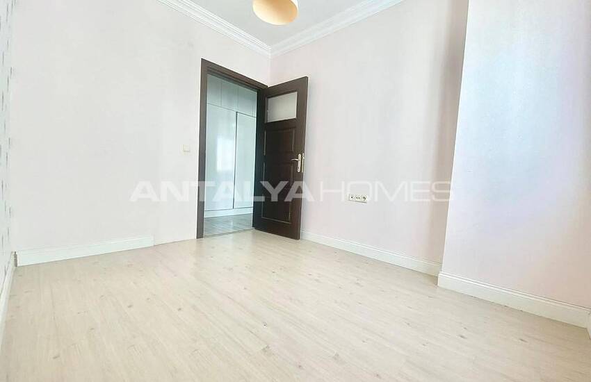 Ready-to-move Spacious Flat in a Building Antalya Kizilarik 18