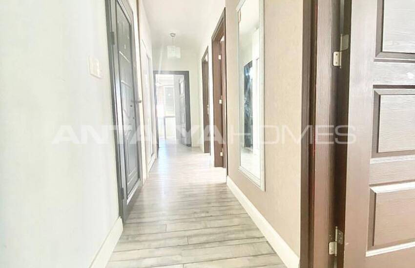 Ready-to-move Spacious Flat in a Building Antalya Kizilarik 21