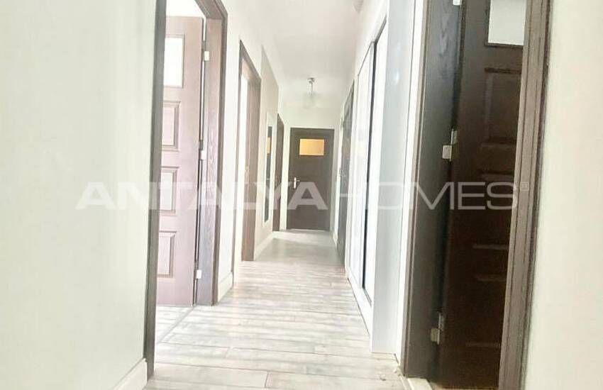 Ready-to-move Spacious Flat in a Building Antalya Kizilarik 22