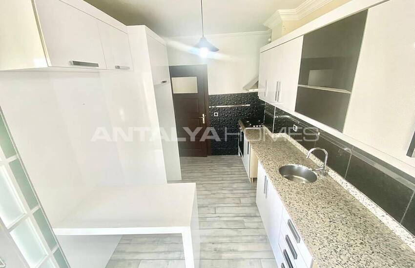 Ready-to-move Spacious Flat in a Building Antalya Kizilarik 10