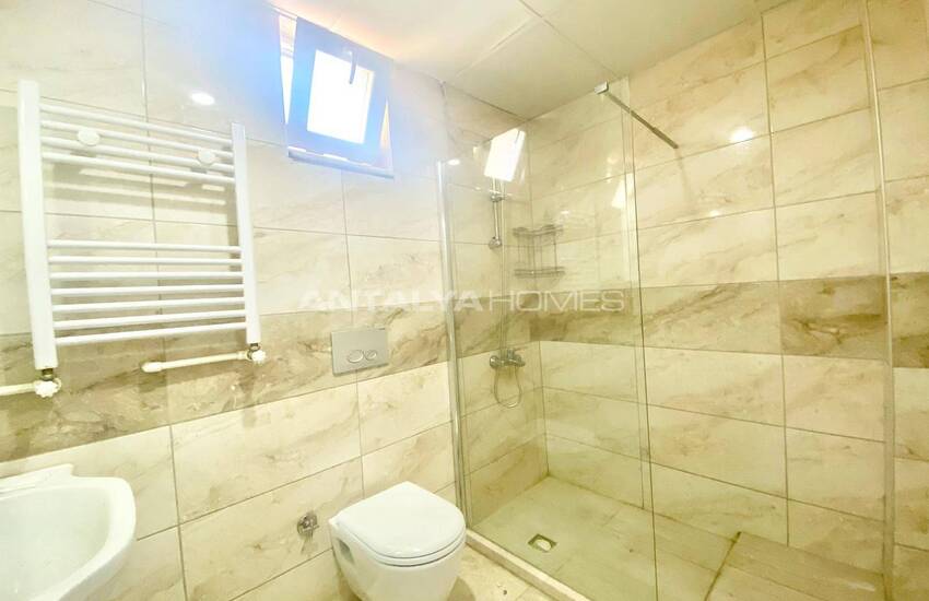 Affordable Ready to Move Flat with 2 Bedrooms in Muratpasa 17