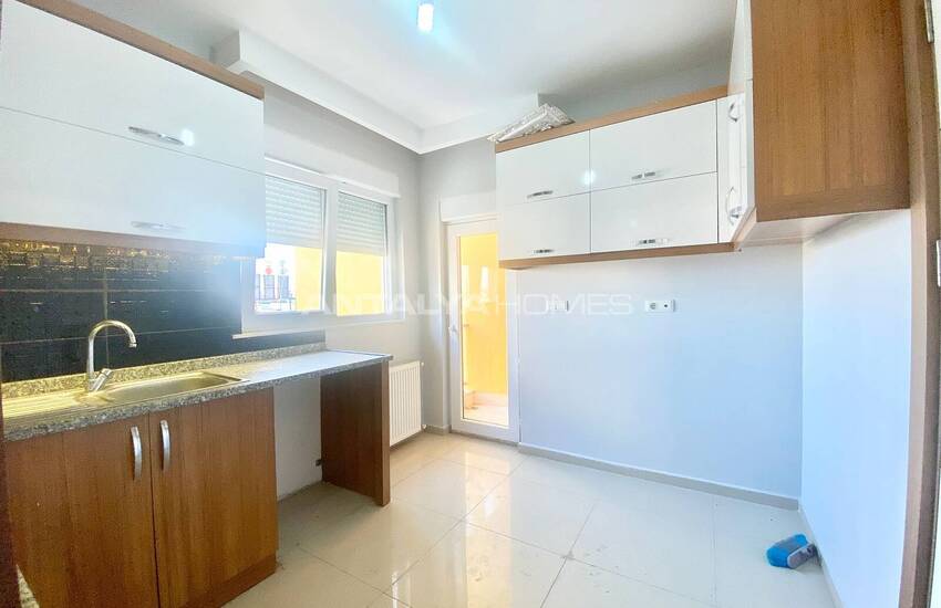 Affordable Ready to Move Flat with 2 Bedrooms in Muratpasa 11
