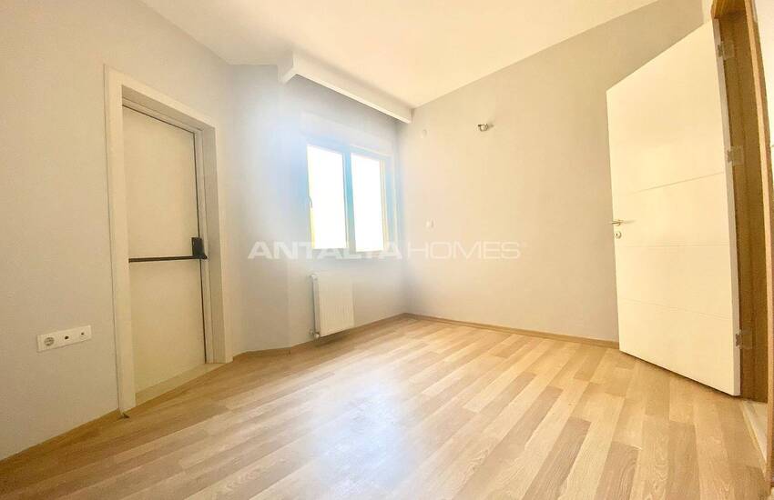 Affordable Ready to Move Flat with 2 Bedrooms in Muratpasa 12