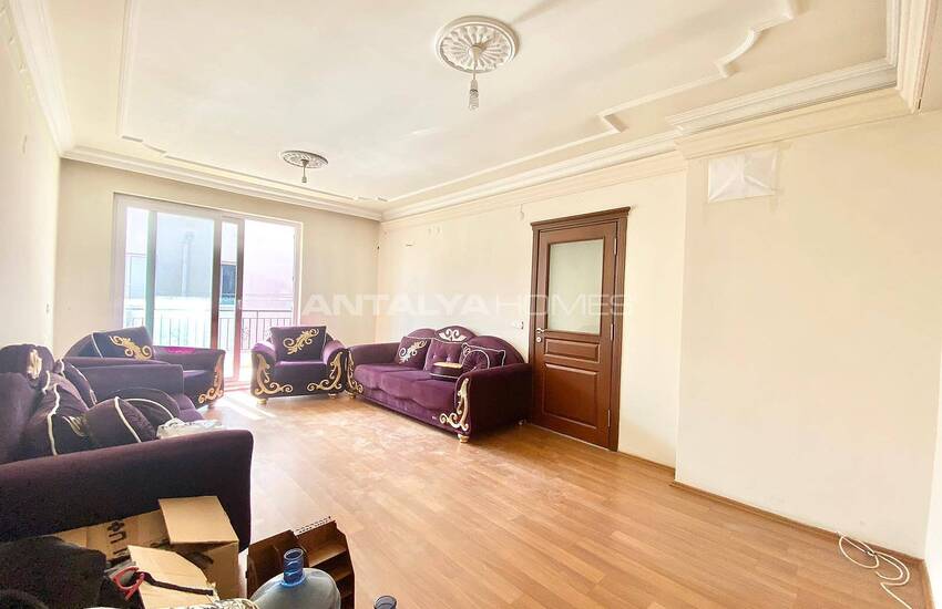 Spacious 3-bedroom Property Near the City Center in Muratpasa 9