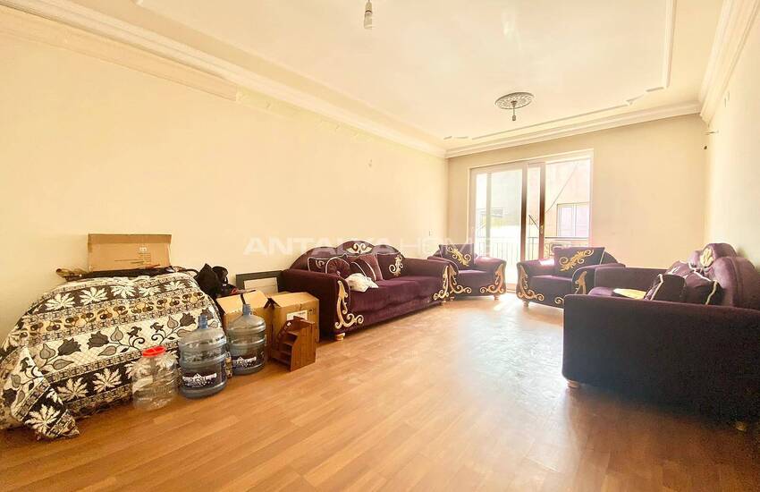 Spacious 3-bedroom Property Near the City Center in Muratpasa 10