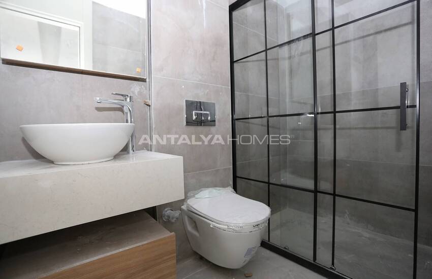 Apartment in Elit Complex Near the Sea in Antalya Muratpasa 26