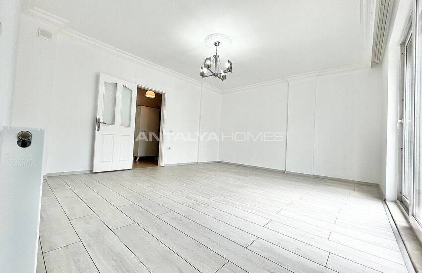 Spacious Flat Close to City Center in Antalya Muratpasa 13