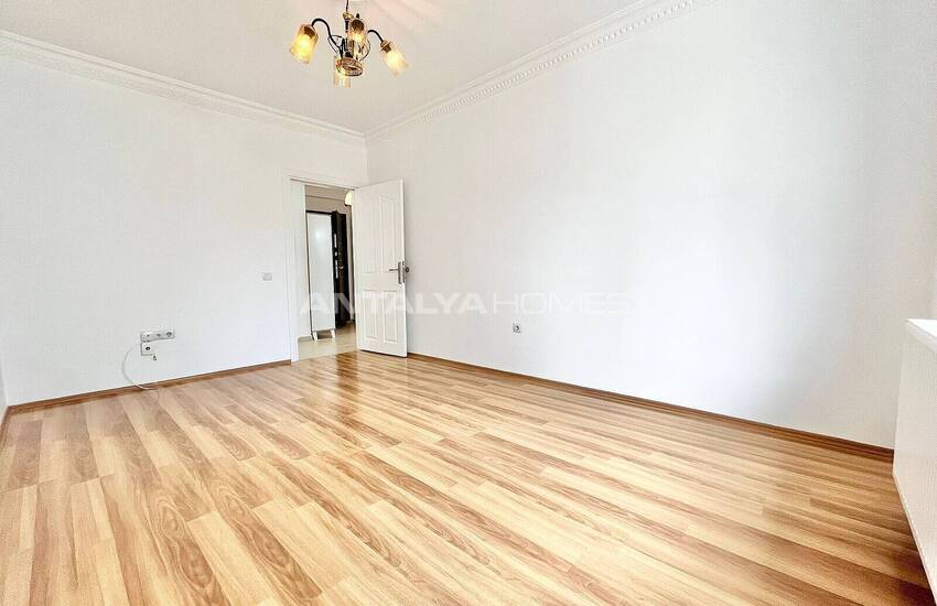 Spacious Flat Close to City Center in Antalya Muratpasa 19