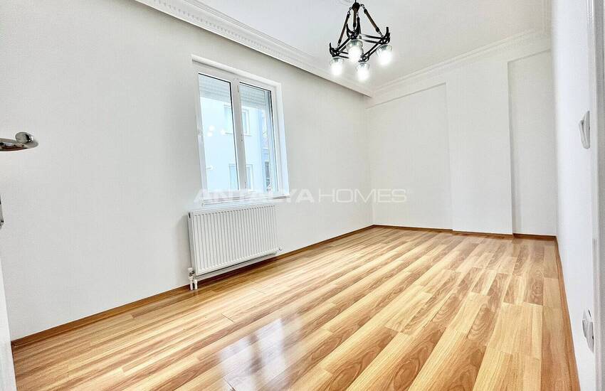 Spacious Flat Close to City Center in Antalya Muratpasa 18