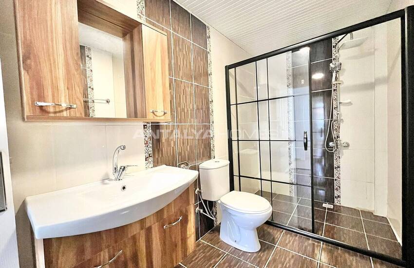 Spacious Flat Close to City Center in Antalya Muratpasa 24