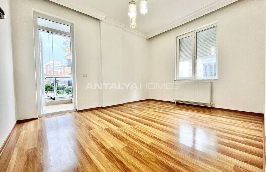 Spacious Flat Close to City Center in Antalya Muratpasa 22