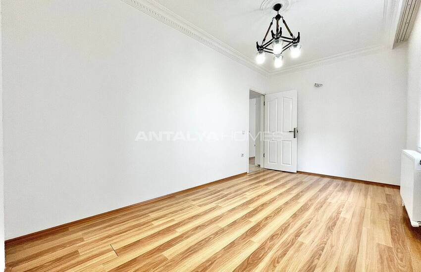 Spacious Flat Close to City Center in Antalya Muratpasa 21