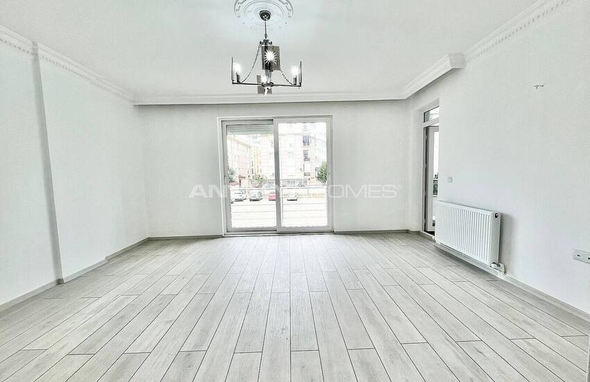 Spacious Flat Close to City Center in Antalya Muratpasa 12