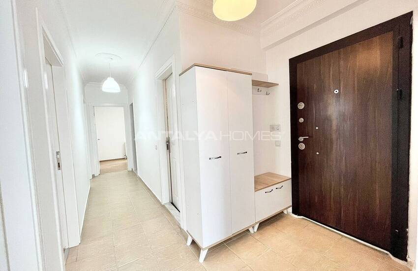 Spacious Flat Close to City Center in Antalya Muratpasa 25