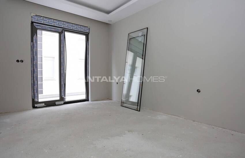 آپارتمان نوساز در فاصله پیاده روی از ساحل در کنیالتی 7