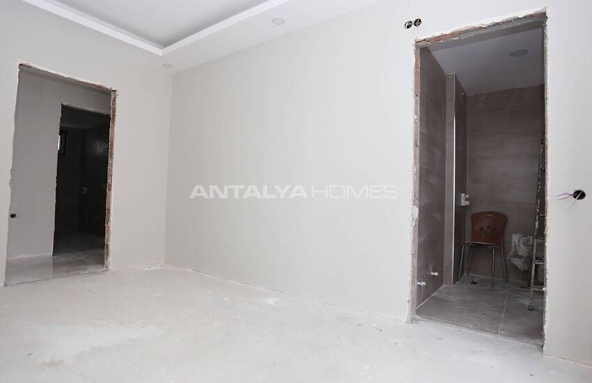 آپارتمان نوساز در فاصله پیاده روی از ساحل در کنیالتی 8