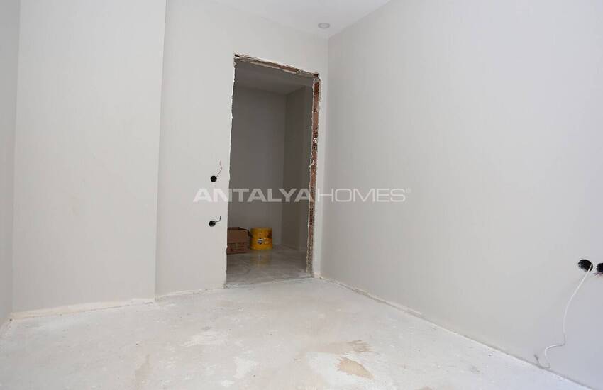 آپارتمان نوساز در فاصله پیاده روی از ساحل در کنیالتی 10