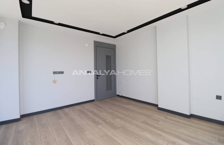 Kepez Esentepe'de Tramvay Durağına 900 M Uzaklıkta Daireler 7