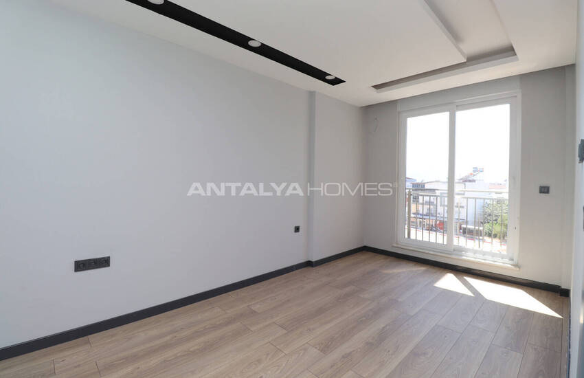 Kepez Esentepe'de Tramvay Durağına 900 M Uzaklıkta Daireler 11