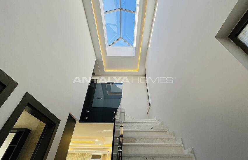 Kemer'de Muhteşem Dağ Manzaralı Satılık Lüks Villa 33